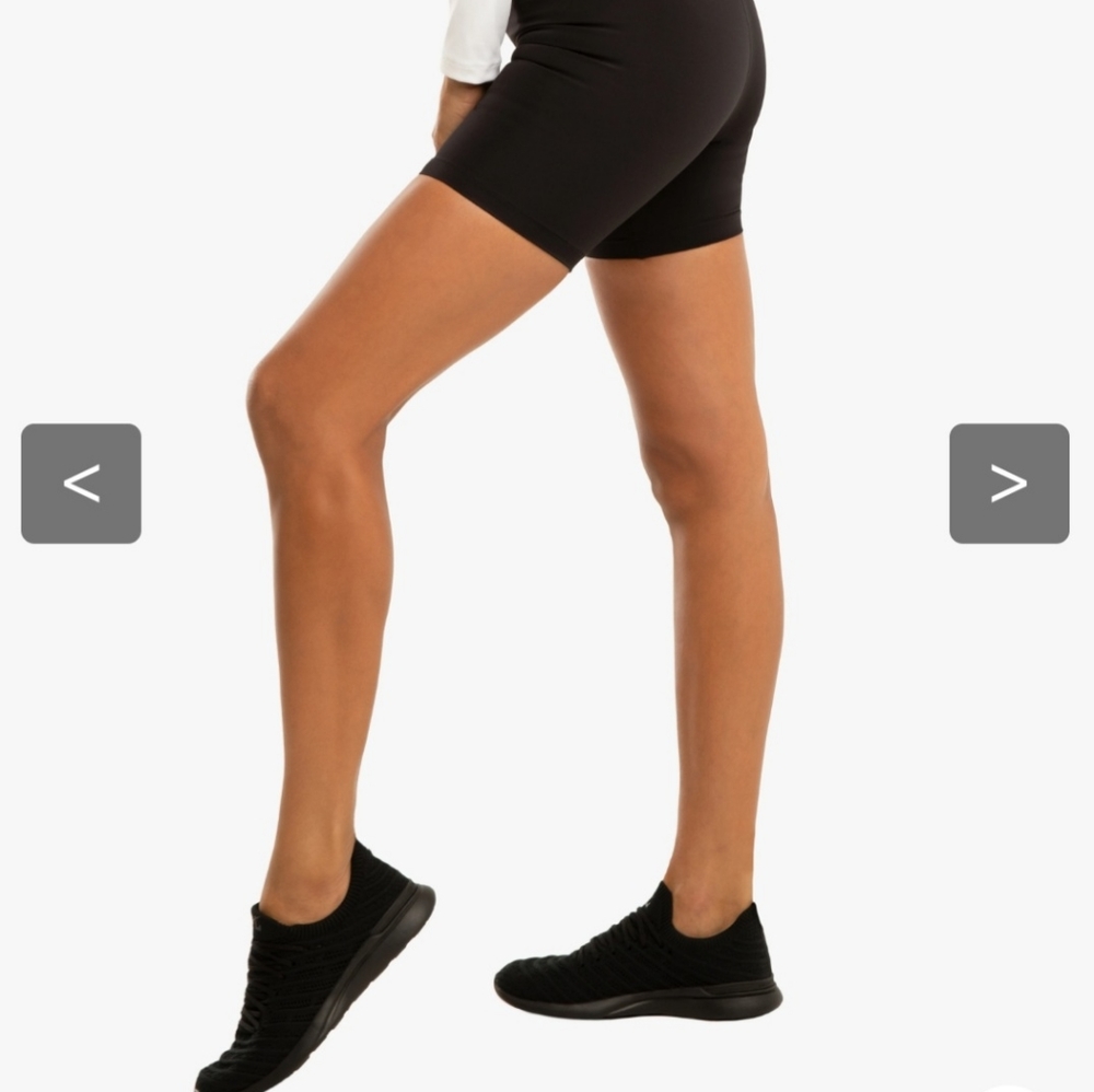 Koral Wonder High Rise Blackout shorts Never Worn Size S